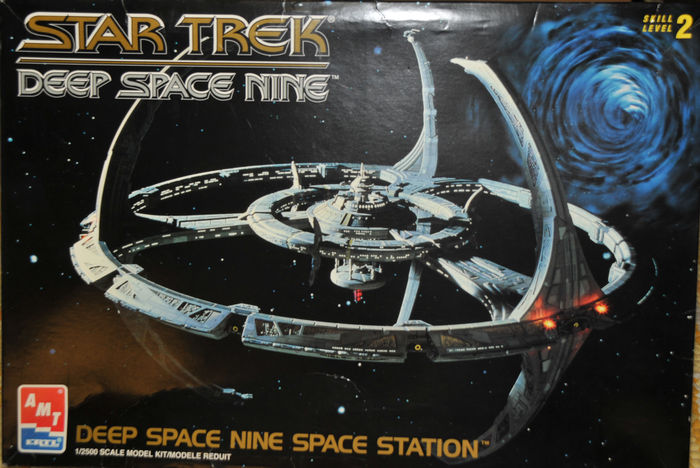 Star Trek VI Klingon Cruiser model kit AMT ERTL 8229